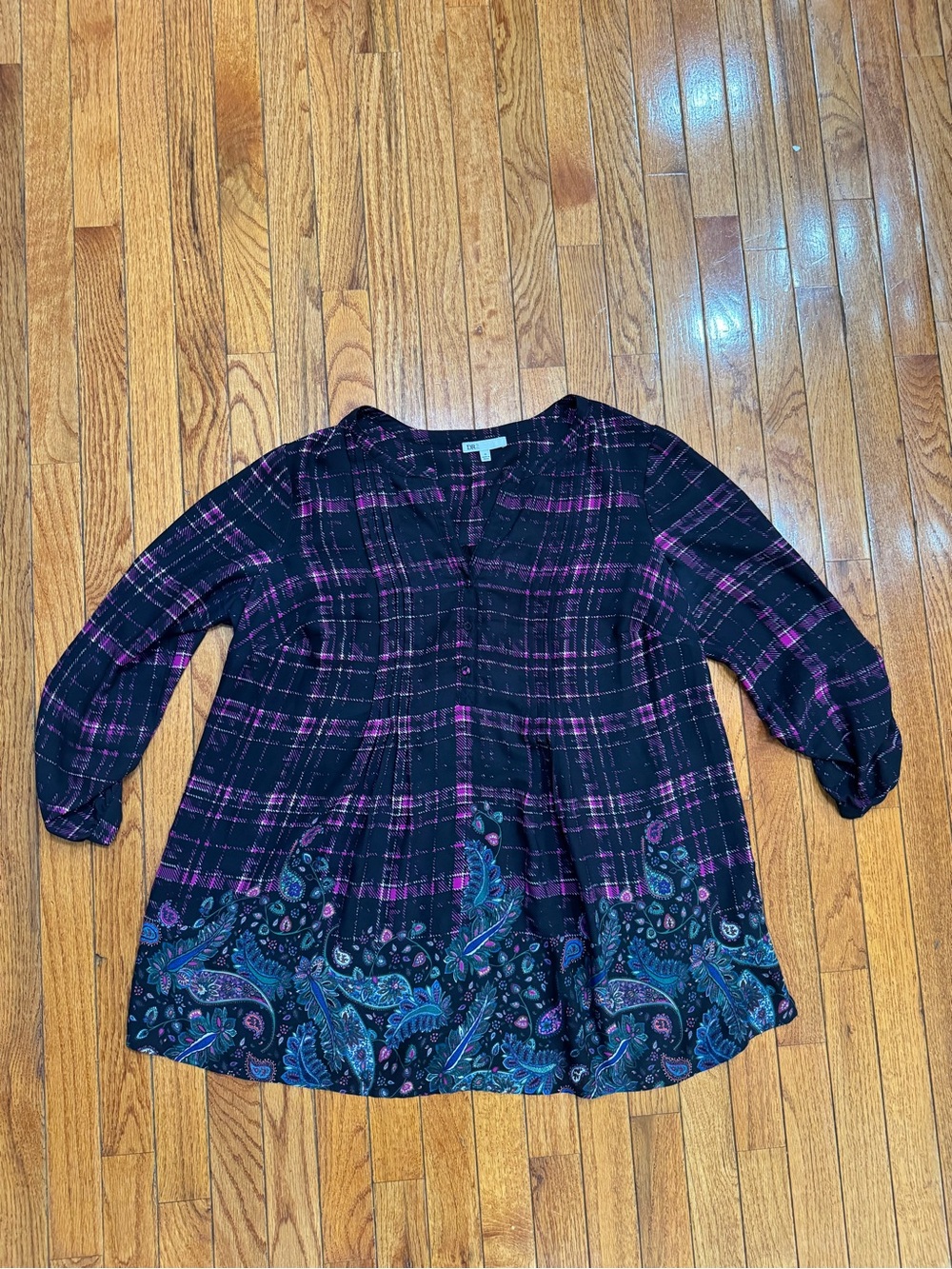 DR2 Black & Purple Plaid V-Neck Tunic Blouse w/ Paisley Hem and 3/4 Slv Roll Tab